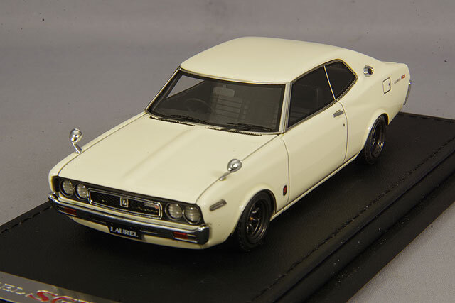 イグニッションモデル 1/43 日産 ローレル 2000SGX C130 ホワイト/RS 