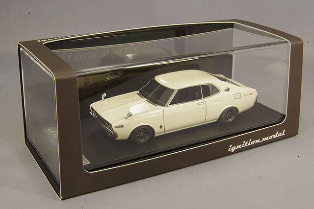 イグニッションモデル 1/43 日産 ローレル 2000SGX C130 ホワイト/RS 