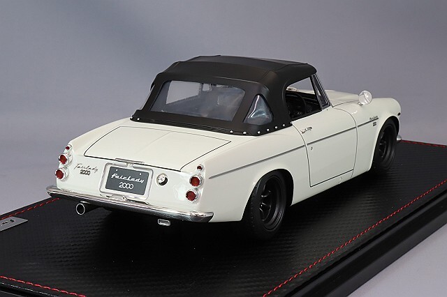 イグニッションモデル　DATSUN Fairlady 2000 ホワイト1/18 IG 1:18 DATSUN Fairlady 2000 (SR311) White With U20 Engine