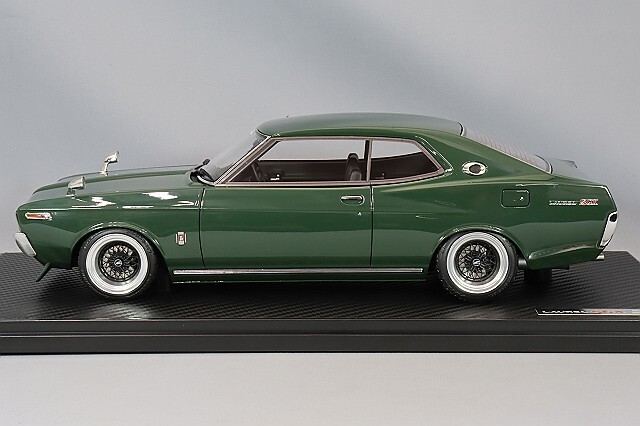 イグニッションモデル 1/18 日産 ローレル 2000SGX (C130) グリーン 