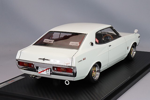 イグニッションモデル 1/18 日産 ローレル 2000SGX (C130) メタリック 