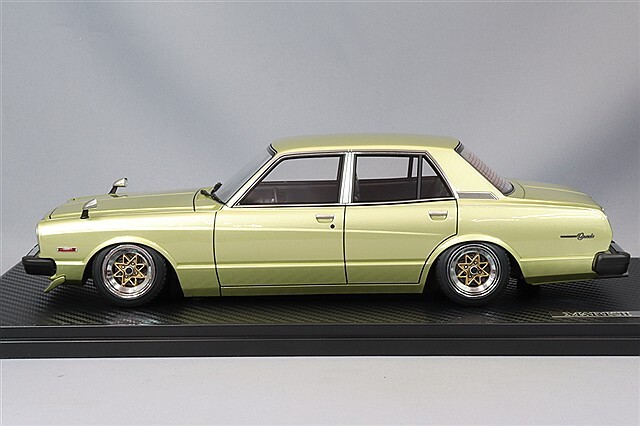 イグニッションモデル 1/18 トヨタ マークII セダン グランデ (MX41 