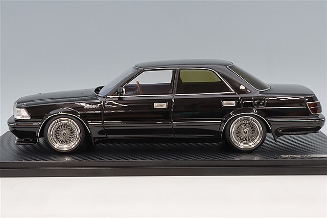 イグニッションモデル 1/18 トヨタ クラウン ロイヤル サルーン G (130