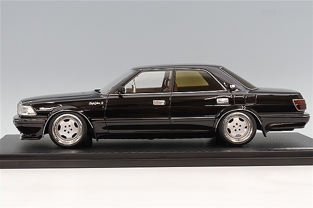 イグニッションモデル 1/18 トヨタ クラウン ロイヤルサルーンG (130