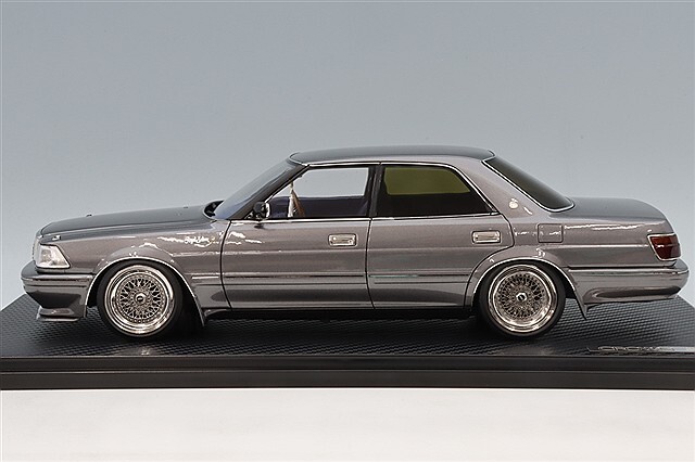 イグニッションモデル 1/18 トヨタ クラウン ロイヤル サルーン G (130