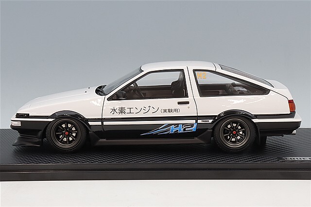 イグニッションモデル 1/18 トヨタ スプリンター トレノ 3ドア (AE86