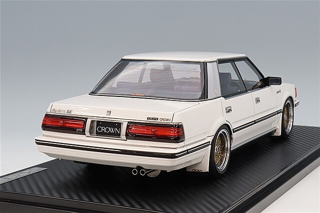 イグニッションモデル 1/18 トヨタ クラウン 3.0 ロイヤルサルーンG