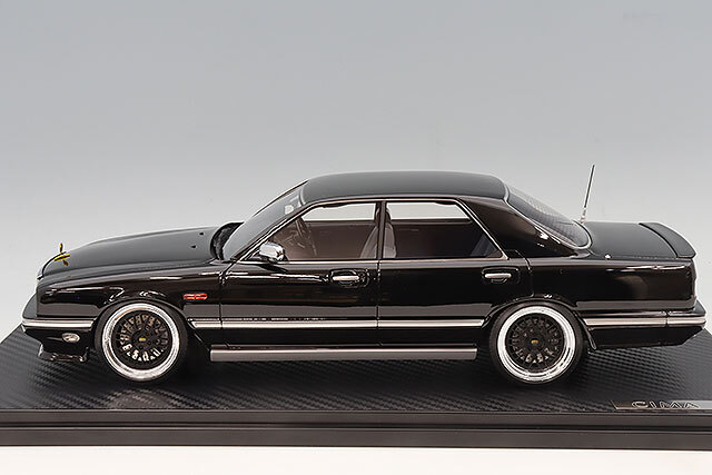 イグニッションモデル 1/18 日産 セドリック シーマ (Y31) ブラック