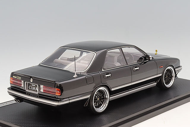 イグニッションモデル 1/18 日産 セドリック シーマ (Y31) ブラック