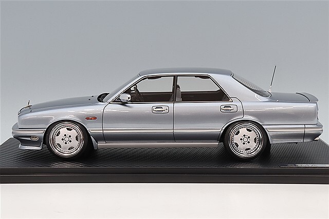 イグニッションモデル 1/18 日産 グロリア シーマ (Y31) ライトブルー
