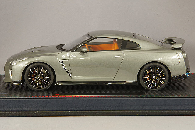 IDEA (イデア) 1/18 日産 GT-R 2020 ダークメタルグレー/タン