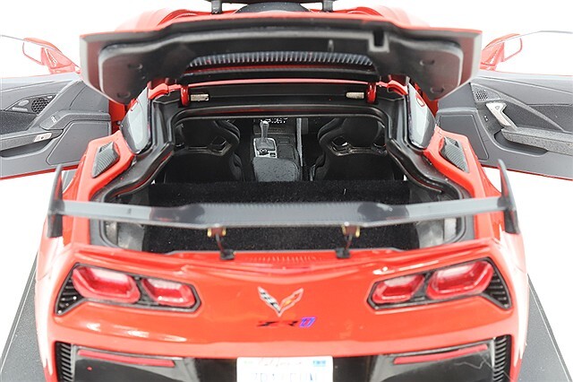 イクソ 1/18 シボレー コルベット C7 ZR1 2019 レッド