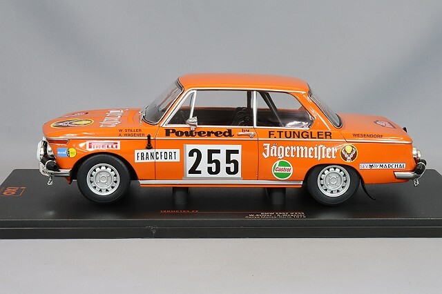 イクソ 1/18 BMW 2002 