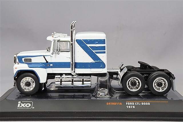 イクソ 1/64 フォード LTL-9000 1978 ホワイト/ブルー
