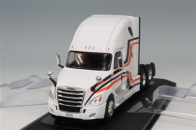 イクソ 1/64 フレイトライナー カスケディア 2018 ホワイト