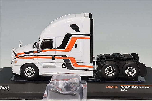 イクソ 1/64 フレイトライナー カスケディア 2018 ホワイト