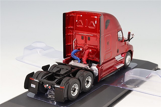 イクソ 1/64 フレイトライナー カスケディア 2018 レッド