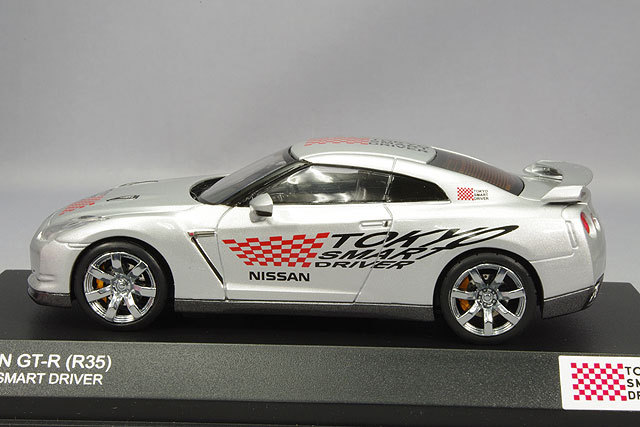 早い方優先！KYOSHOキャストモデルカー！GT-R! 京商 samurai 1/18 日産 GT-R プレミアムエディション T-Spec