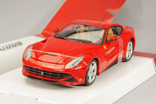 ブラゴ 1/24 フェラーリ F12 ベルリネッタ レッド