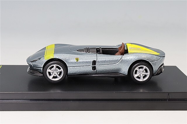 ブラゴ 1/64 フェラーリ モンツァ SP1 シルバー