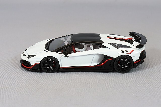 HUNG HING TOYS 1/64 ランボルギーニ アヴェンタドール SVJ ホワイト