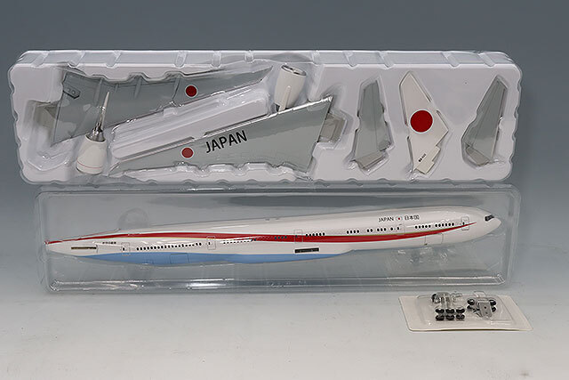 KB WINGS 1/200 ボーイング 777-300ER 政府専用機 2号機 ランディング