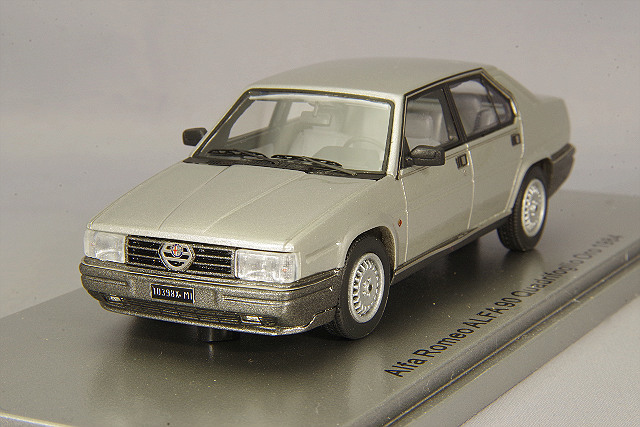 KESS 1/43 アルファロメオ 90 クアドリフォリオ オーロ 1984 シルバー