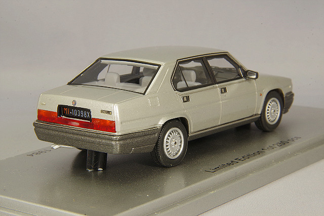 KESS 1/43 アルファロメオ 90 クアドリフォリオ オーロ 1984 シルバー