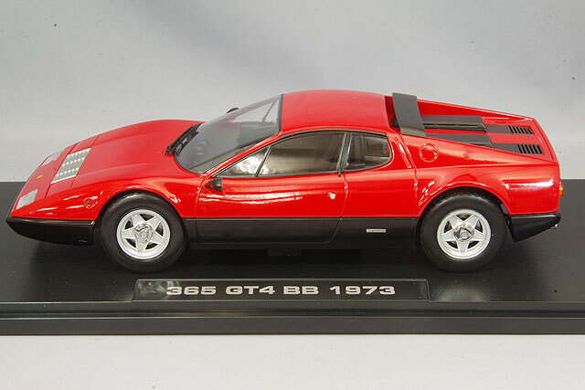 新品未使用！1/18フェラーリ365GT4/BB 黒 ブラック 内装 赤レッド 新品未使用！1/18フェラーリ365GT4/BB 黒 ブラック 内装 赤レッド
