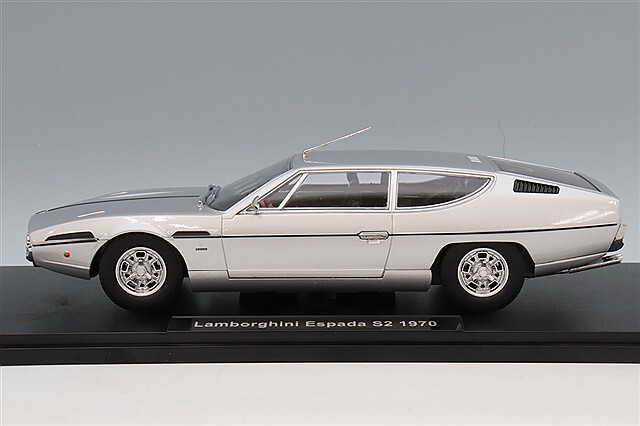 KKスケール 1/18 ランボルギーニ エスパーダ S2 1970 シルバー