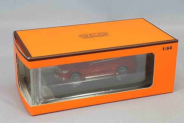 GCD 1/64 トヨタ ライズ 左ハンドル レッド