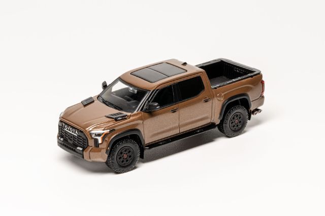 ☆予約品☆ GCD 1/64 トヨタ ツンドラ TRD PRO （左ハンドル） ブラウン