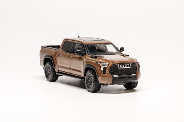 ☆予約品☆ GCD 1/64 トヨタ ツンドラ TRD PRO （左ハンドル） ブラウン