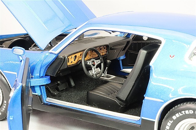 オートワールド1978 ポンティアック・ファイアバード・フォーミュラ 1977-'78 Pontiac Firebird Formula | The Online Automotive