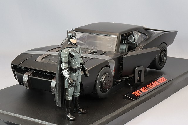 JADA 1/18 バットモービル バットマンフィギュア付 