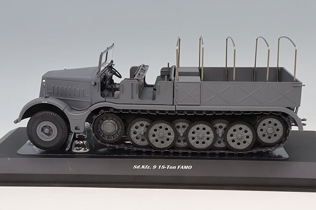 Militaria 1/43 Sd.Kfz.9 18トン ハーフトラック FAMO ドイツ軍