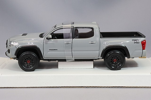 マイスト 1/27 トヨタ タコマ TRD グレー