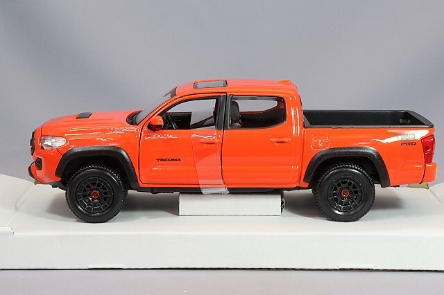 マイスト 1/27 トヨタ タコマ オレンジ