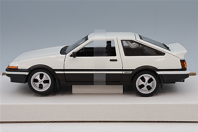 マイスト 1/24 トヨタ スプリンター トレノ (AE86) ホワイト/ブラック