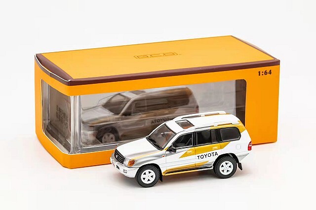 GCD 1/64 トヨタ ランドクルーザー 100 GRデコ