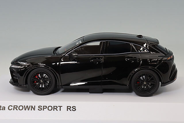トヨタ　クラウンスポーツ　カラーサンプル　ブラック Amazon.co.jp: トヨタ クラウンスポーツ カラーサンプル ミニカー