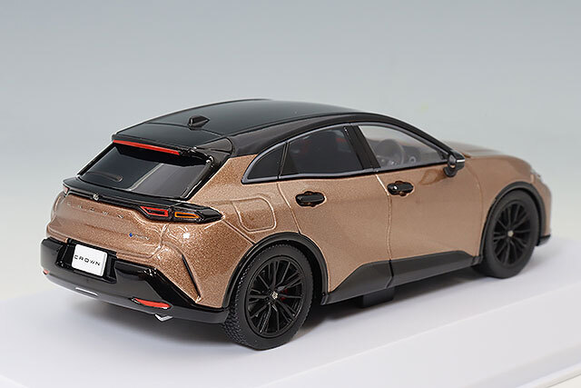 京商 1/43 トヨタ クラウン スポーツ RS ブロンズ