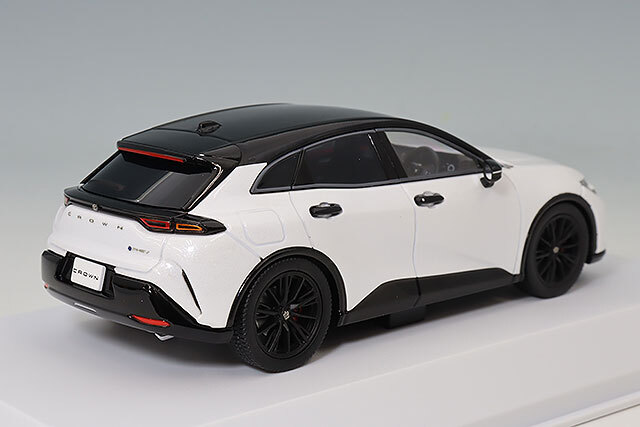 京商 1/43 トヨタ クラウン スポーツ RS ホワイト