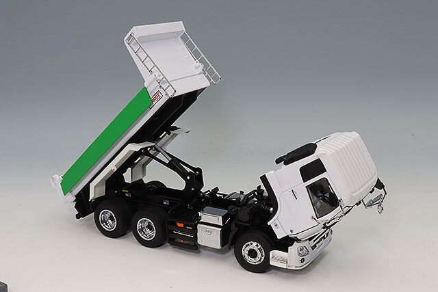 京商 1/43 UDトラックス クオン 極東 ダンプ ホワイト