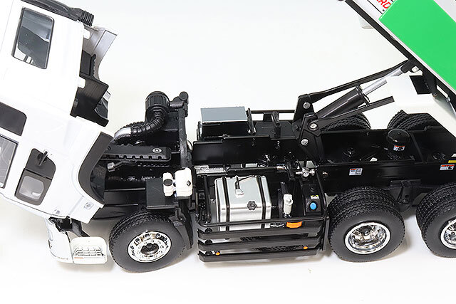 UDトラックス 　クオンダンプカー　1/43 yamada-denki_4750842019