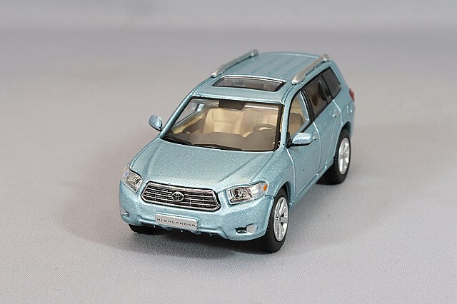 GCD 1/64 トヨタ ハイランダー シルバーブルー (左ハンドル)