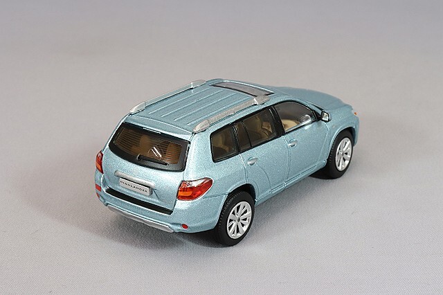 GCD 1/64 トヨタ ハイランダー シルバーブルー (左ハンドル)