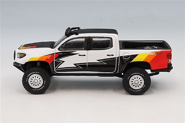 GCD 1/64 トヨタ タコマ TRD Pro 2022 左ハンドル ホワイト/TRDアート