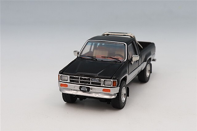 GCD 1/64 トヨタ ハイラックス SR5 エクストラキャブ 1985 左ハンドル