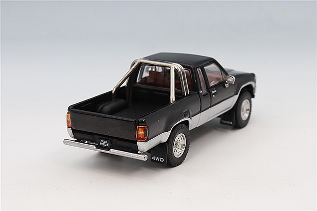 GCD 1/64 トヨタ ハイラックス SR5 エクストラキャブ 1985 左ハンドル